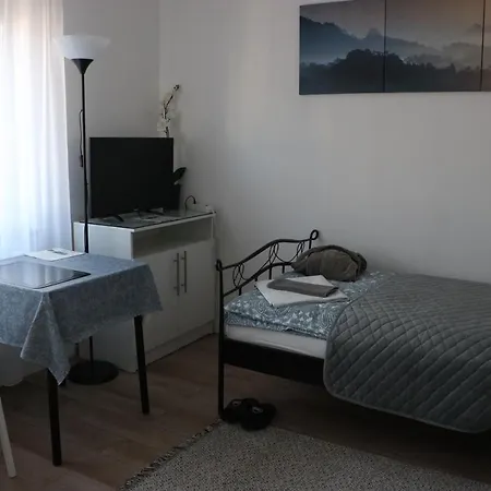 In Near The Airport/fair Inn Dusseldorf